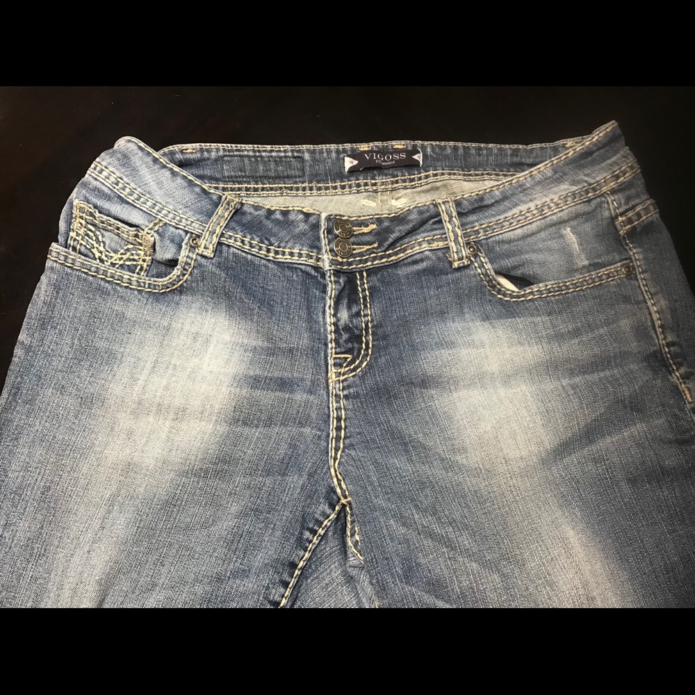 Women’s Vigoss jeans.